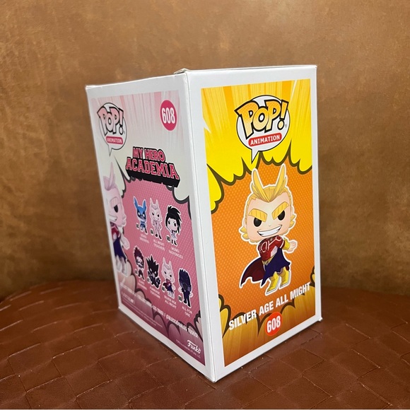 Funko Pop- My Hero Academia- Silver Age All Might - 608 - Picture 3 of 3